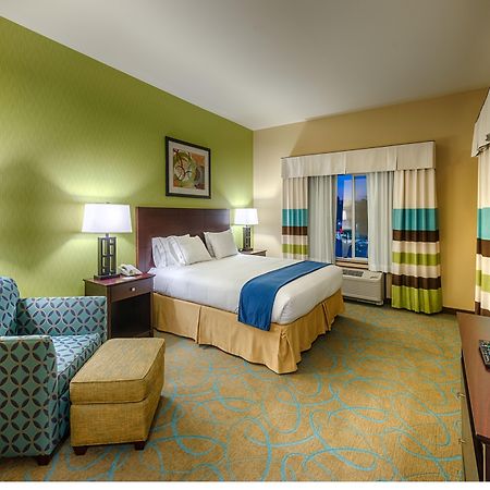 Hampton Inn & Suites Ред Блъф Екстериор снимка