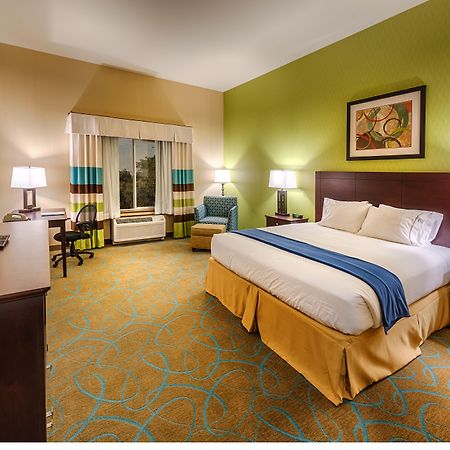 Hampton Inn & Suites Ред Блъф Екстериор снимка