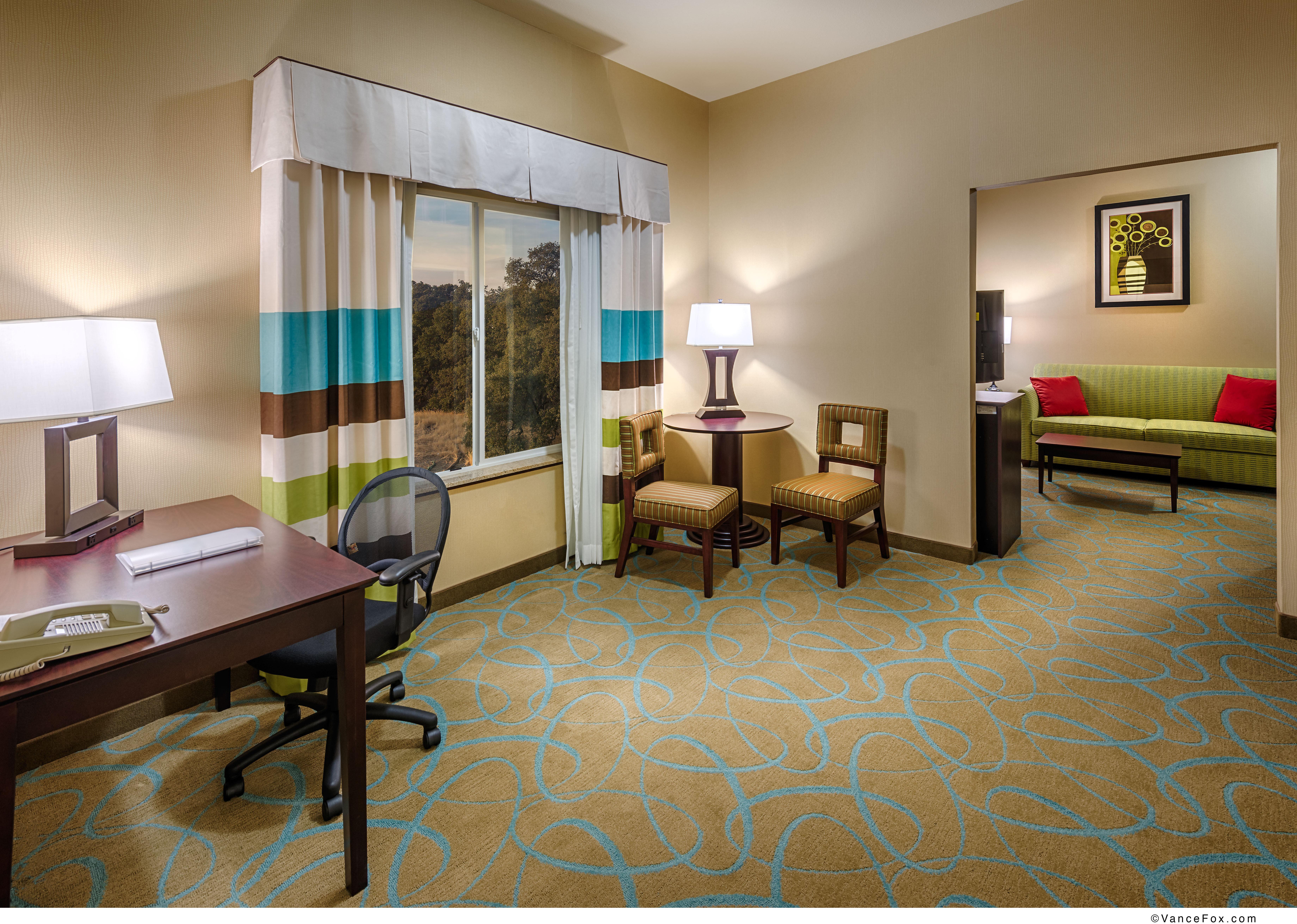 Hampton Inn & Suites Ред Блъф Екстериор снимка