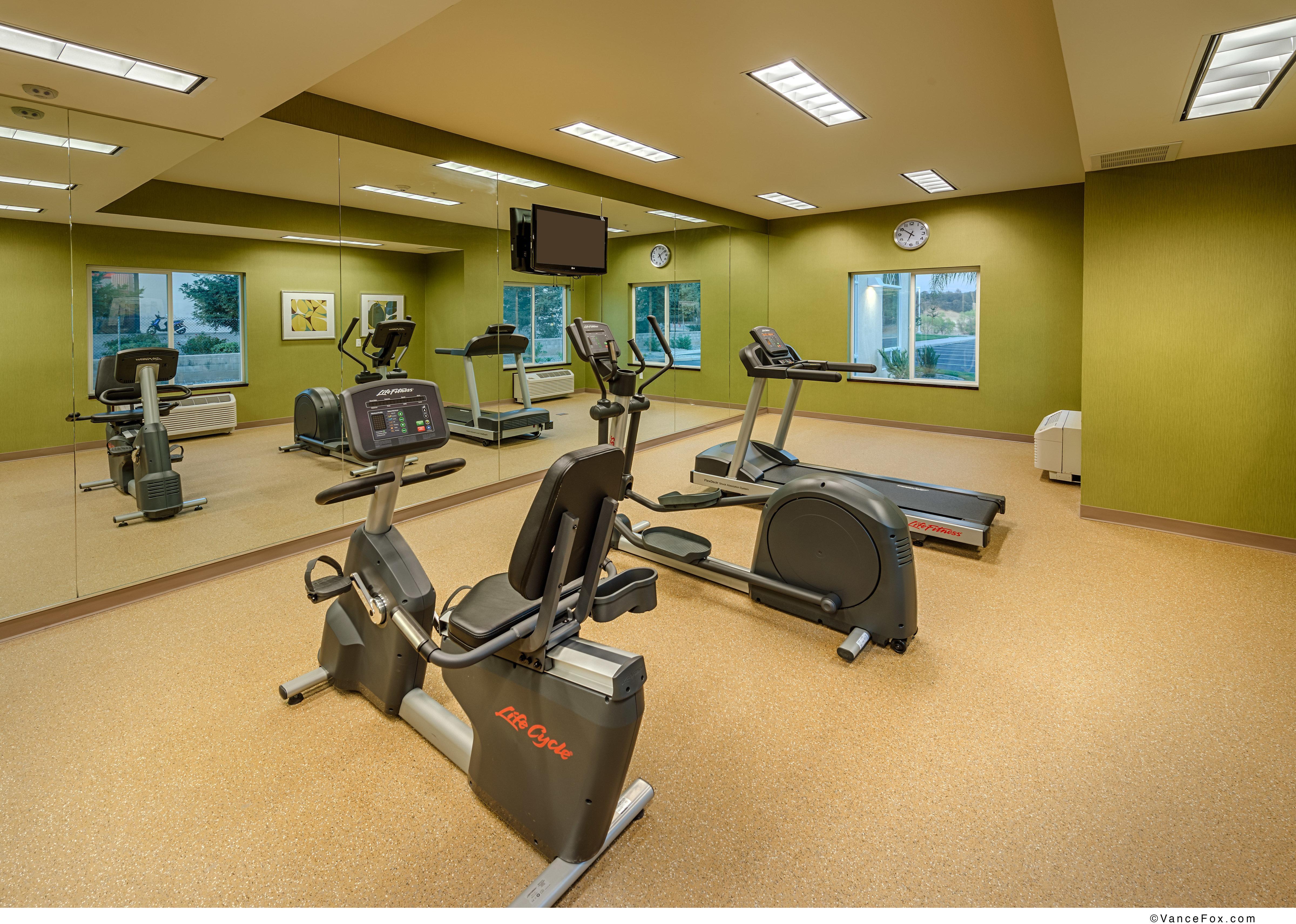 Hampton Inn & Suites Ред Блъф Екстериор снимка