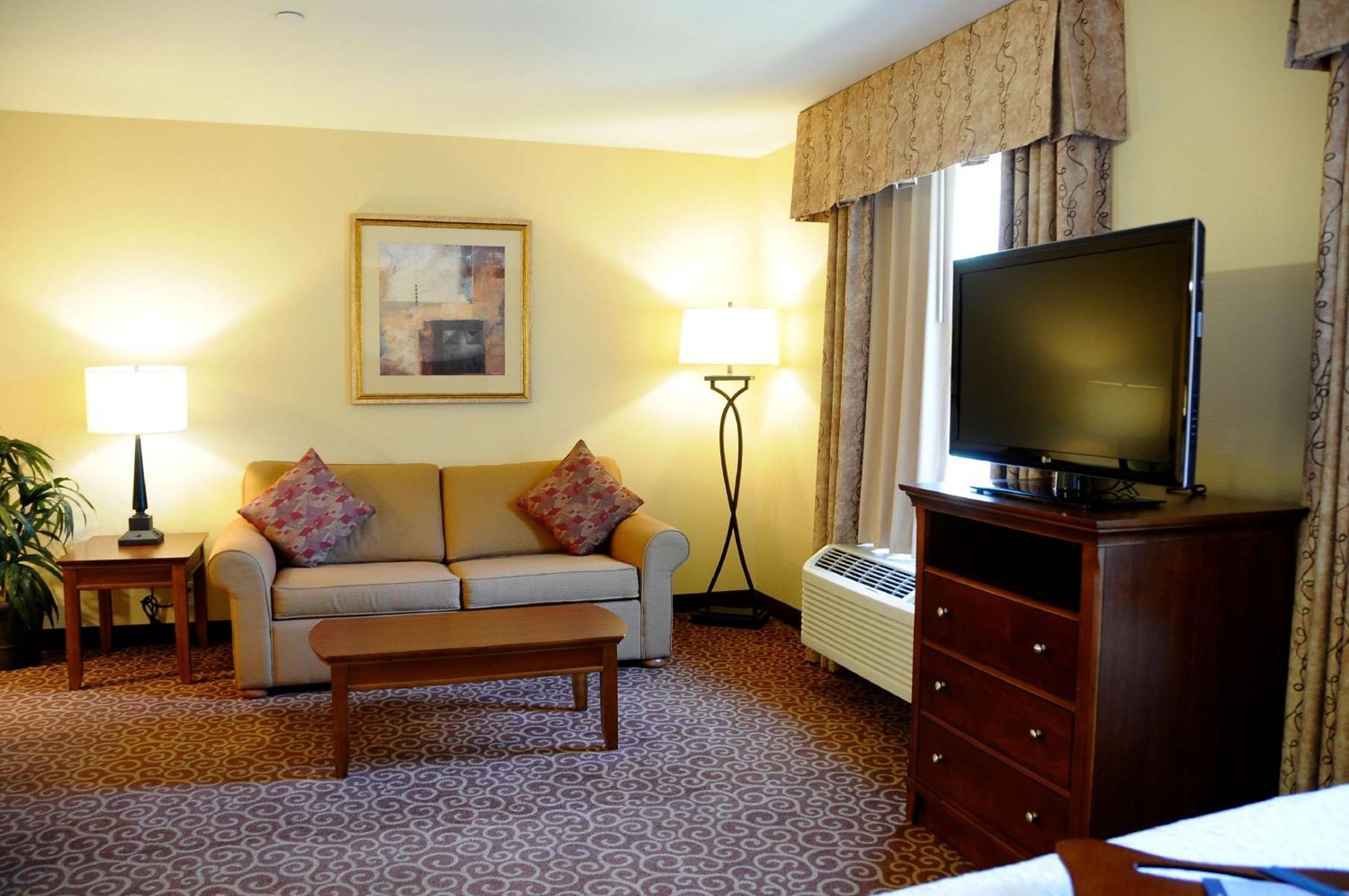 Hampton Inn & Suites Ред Блъф Екстериор снимка