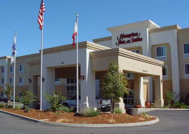 Hampton Inn & Suites Ред Блъф Екстериор снимка