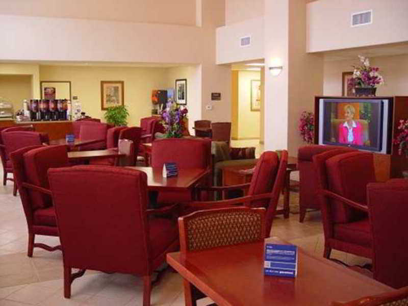 Hampton Inn & Suites Ред Блъф Ресторант снимка